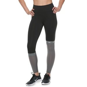 Nike The Nike One Tight Fit Leggings women’s size large